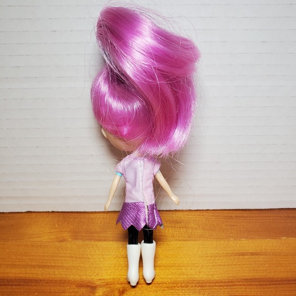 Littlest Pet Shop LPS Pretty in Purple Blythe Doll #B47 Wearing #B52 Outfit - Picture 2 of 5